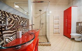 Apartamente La Teatru Safari
